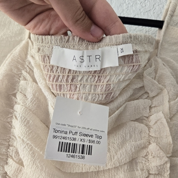 ASTR The Label XS Tonia Puff Sleeve Top Cream Ruched Smock Back NWT - Picture 8 of 8